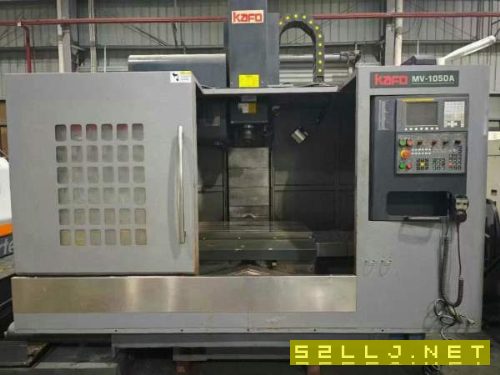 2019年臺灣高峰1050加工中心，三軸線規(guī)BT40刀柄，主軸.