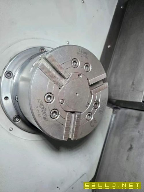 兩臺高格數控車床，幾萬塊錢一個，三菱E80系統