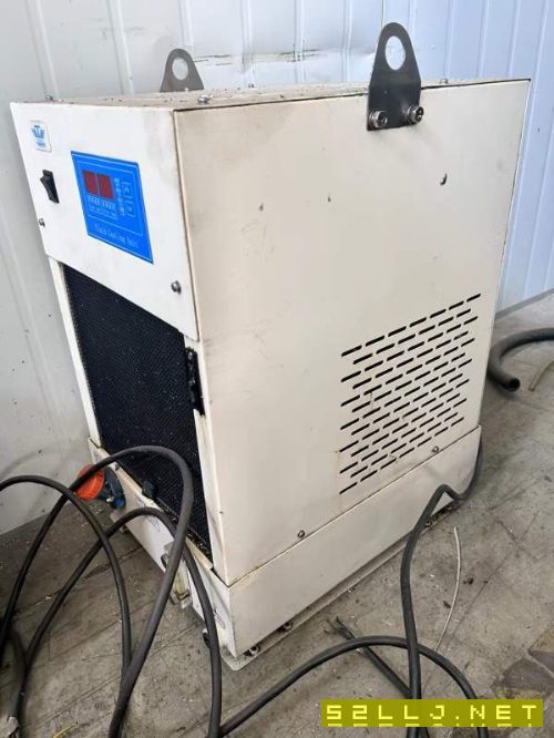 剛到一臺灣友佳FV-800A立加、兩線一硬、主軸轉速10000.