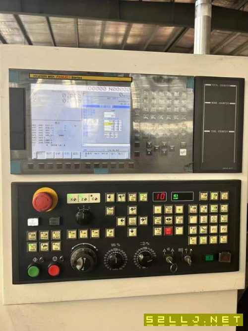 剛剛買下9.5成新韓國(guó)威亞E200A數(shù)控車、使用幾百個(gè)小時(shí).