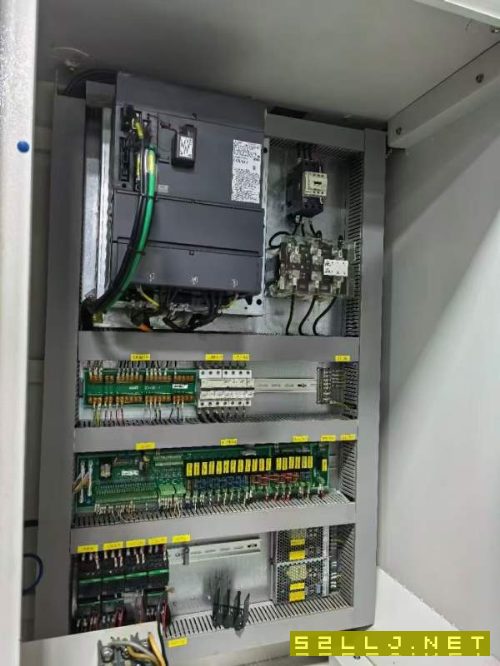 同款兩臺準新大士元855加工中心，三軸滾住線軌，BT40.