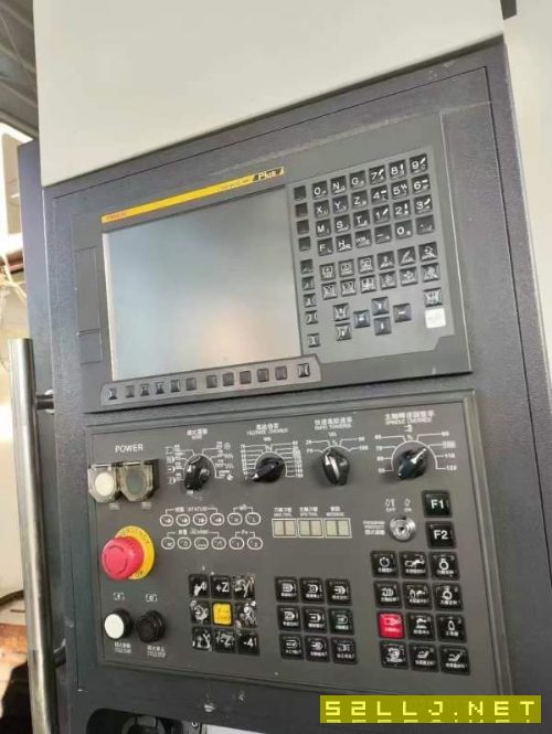 臺功855加工中心，法納克MFplus系統(tǒng)，主軸皮帶10000轉.