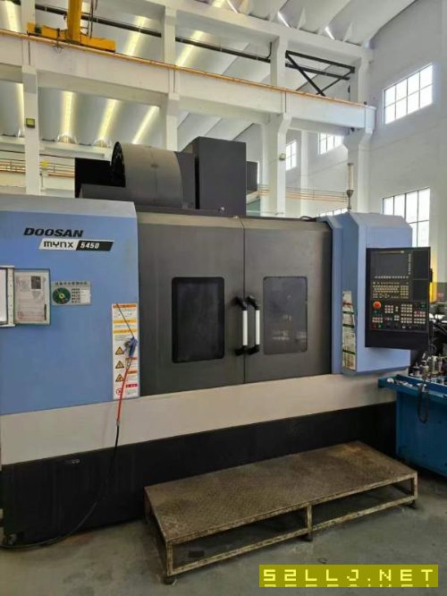 斗山5450加工中心，硬軌機，BT50主軸帶中心出水，帶四.