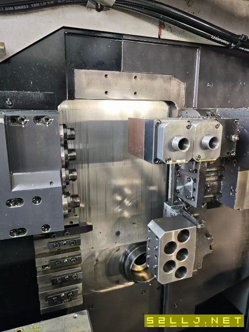 同款兩臺日本津上走心機B0325-II，棒料通過尺寸32mm，.