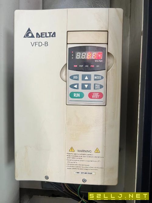 佳瑞特8070雕銑機，新代系統，安川電機驅動，ER32主軸，24000轉，三軸移動.