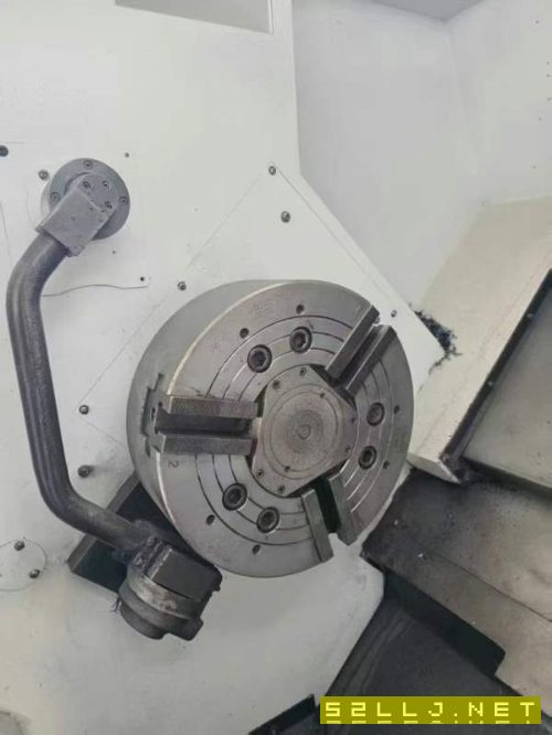 韓國原裝進口威亞L300C硬軌機，主軸配15寸液壓卡盤帶.