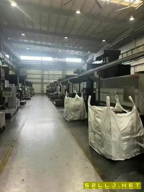 威力421Z龍門銑床。工作臺2x4米，門寬2.3米，門高1.7.