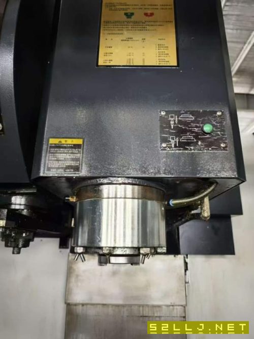 剛買一臺安裝未用，臺灣麗偉V-50L立加，BT40大主軸直.