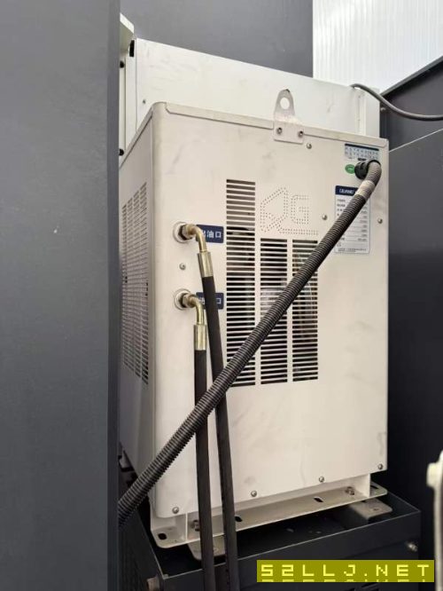 BT50主軸，發那科系統帶30公斤主軸中心出水鏈板排削器.