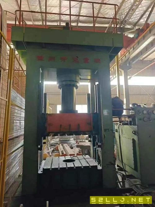 徐州500噸框架液壓機，臺面1.4米1.4米，開口1.5米，行.