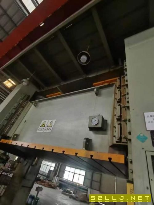 廣東鍛壓800噸雙點沖床，臺面40001800，前移工作臺，.