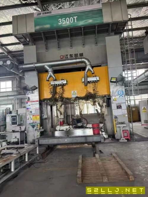 江東產玻璃鋼框架3500噸，臺面28003500，行程1600，開.
