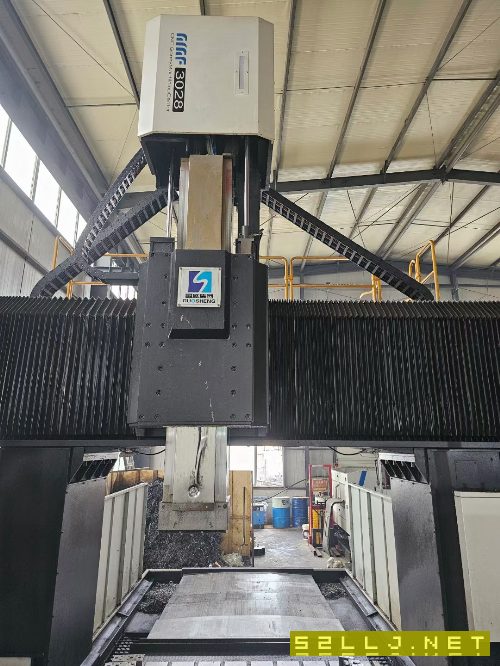 南通國盛3028龍門加工中心，2023年設備，帶全自動銑頭.