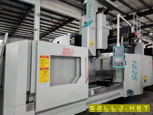 準新重型珂業2518龍門加工中心，兩線一硬導軌，XY軸日.
