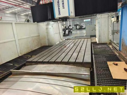 倉庫新到一臺紐威4028數控龍門，Z軸400x400方滑枕，帶.