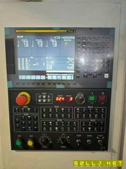 剛剛拿下基本全新安裝少用沈陽HMC-80Q單臺臥式加工中.
