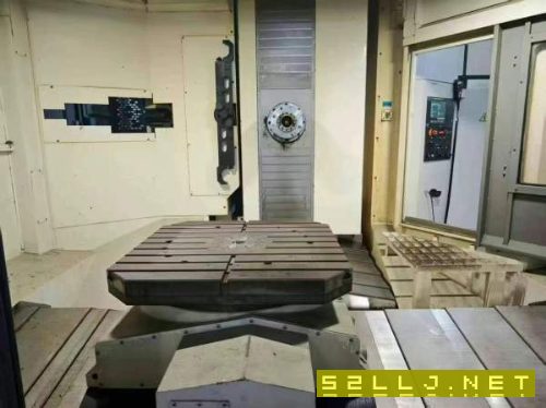 剛剛拿下基本全新安裝少用沈陽HMC-80Q單臺臥式加工中.