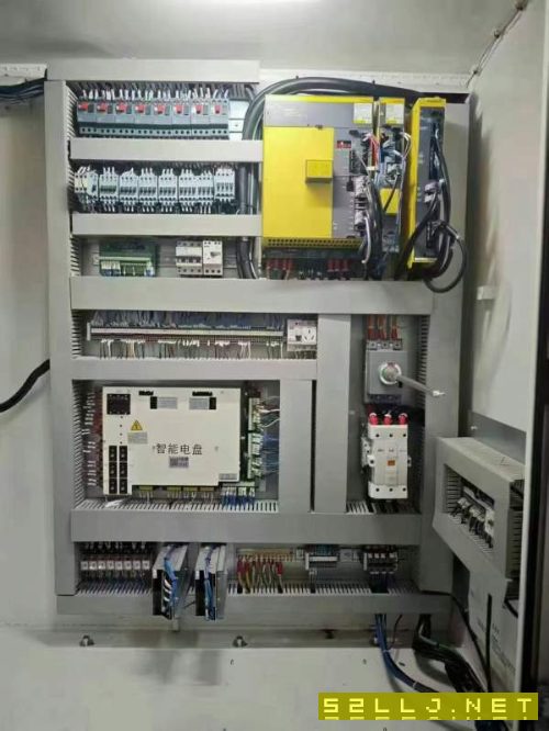 剛剛拿下基本全新安裝少用沈陽HMC-80Q單臺臥式加工中.