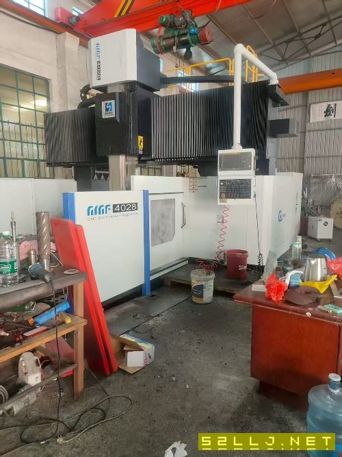 剛剛買下準新機國盛4028龍門加工中心