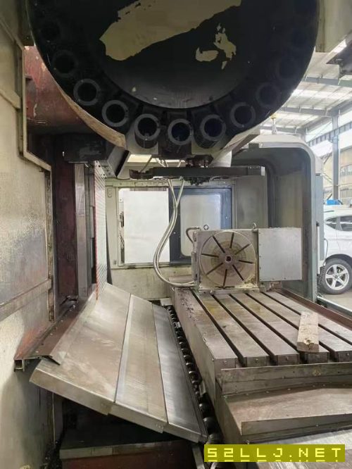友佳VB_715A加工中心，BT50齒輪頭，帶中心出水，三軸.