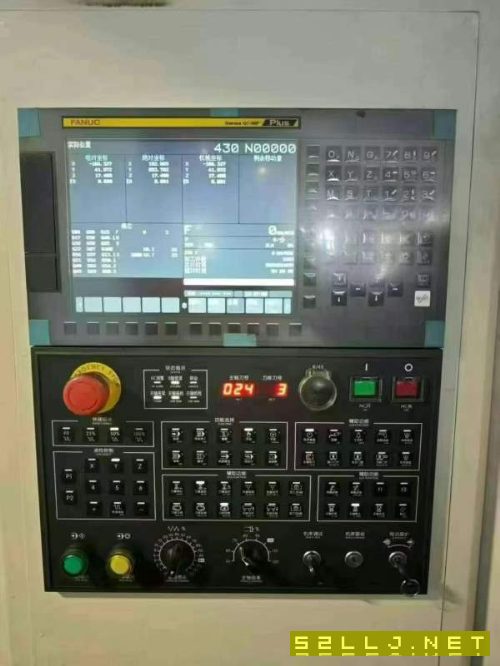 剛剛拿下基本全新安裝少用沈陽HMC-80Q單臺臥式加工中.