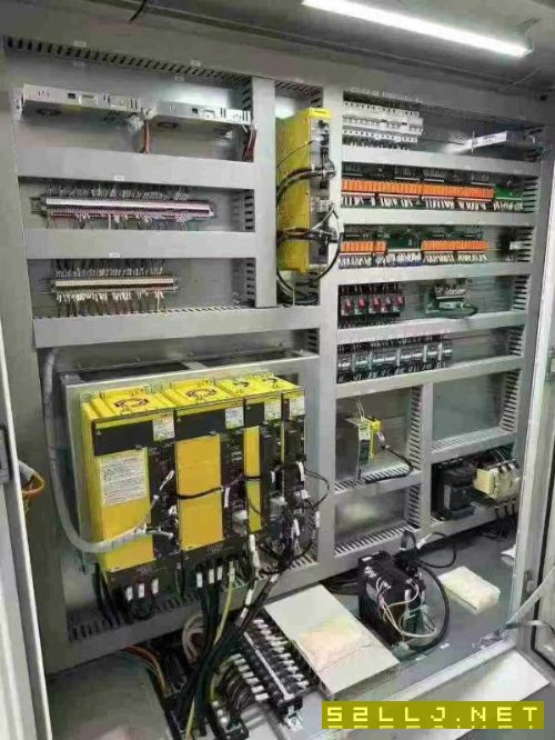 浙江工廠剛買一臺海天8米龍門，工作臺2.5米8米，門寬3.