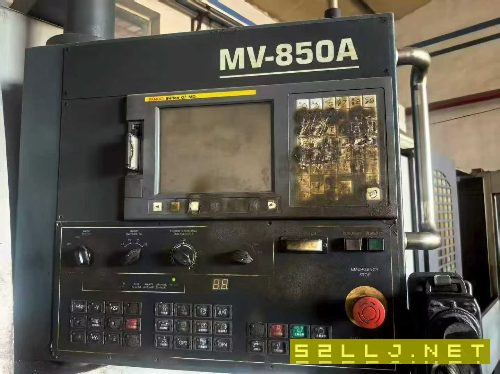 剛剛拿下一臺(tái)臺(tái)灣高峰850數(shù)控銑，三軸線軌，BT40主軸.