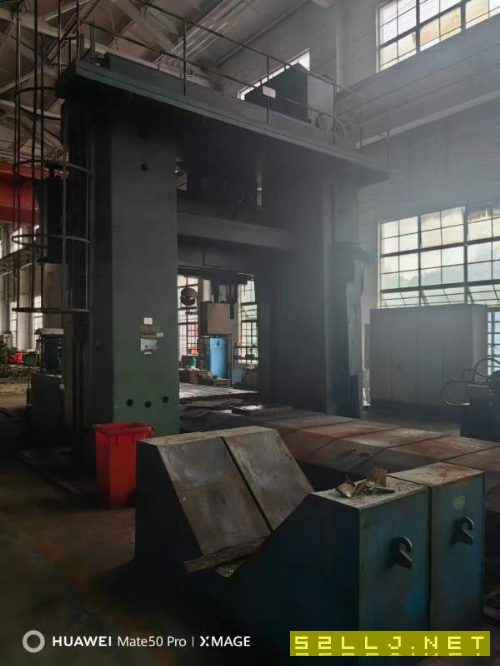 德國重型動梁數控龍門銑床，工作臺2.55m，加工高度2m.