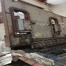 1000噸8米折彎機(jī)在位交鐵處理