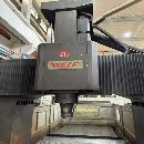 威立425龍門，工作臺2.4米4米，門寬2.7米，門高1.7米.